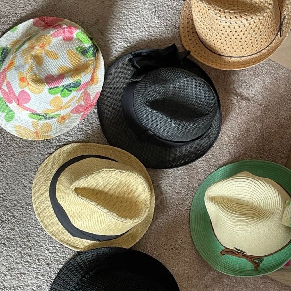 Lots of 6x beautiful summer Ladies hats